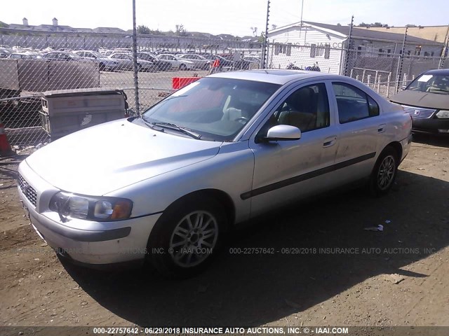 YV1RS64A042336002 - 2004 VOLVO S60 SILVER photo 2