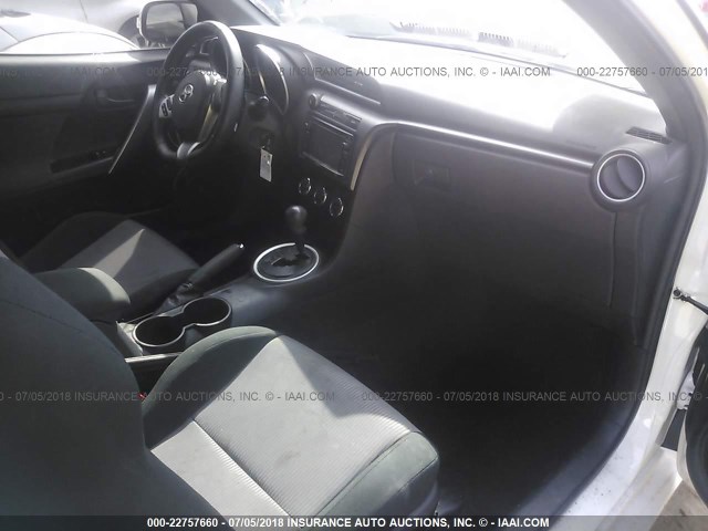 JTKJF5C79E3082043 - 2014 TOYOTA SCION TC 白色 照片 5