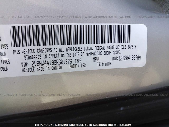 2V8HW44199R601376 - 2009 VOLKSWAGEN ROUTAN S SILVER photo 9