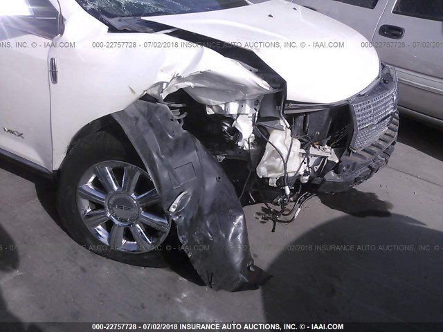 2LMDJ6JC8ABJ27136 - 2010 LINCOLN MKX WHITE photo 6