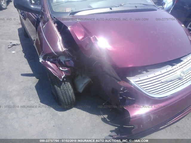 2C8GP44302R734134 - 2002 CHRYSLER TOWN & COUNTRY LX MAROON photo 6