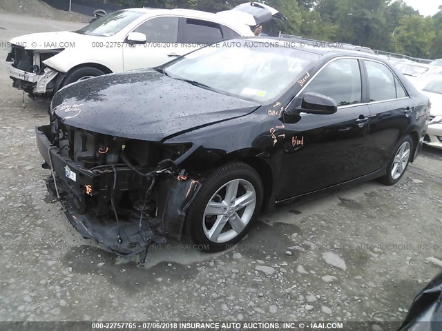4T1BF1FK0DU218049 - 2013 TOYOTA CAMRY L/SE/LE/XLE 黑色 照片 2