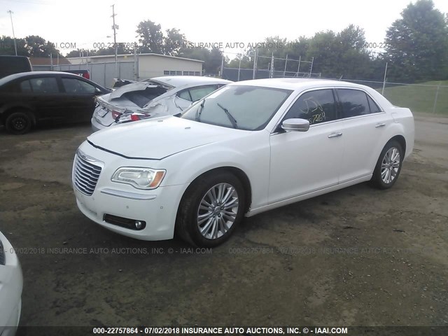 2C3CCASGXDH573689 - 2013 CHRYSLER 300C LUXURY WHITE photo 2