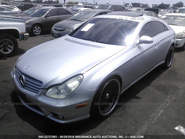 WDDDJ75X56A047952 - 2006 MERCEDES-BENZ CLS 500C SILVER photo 2