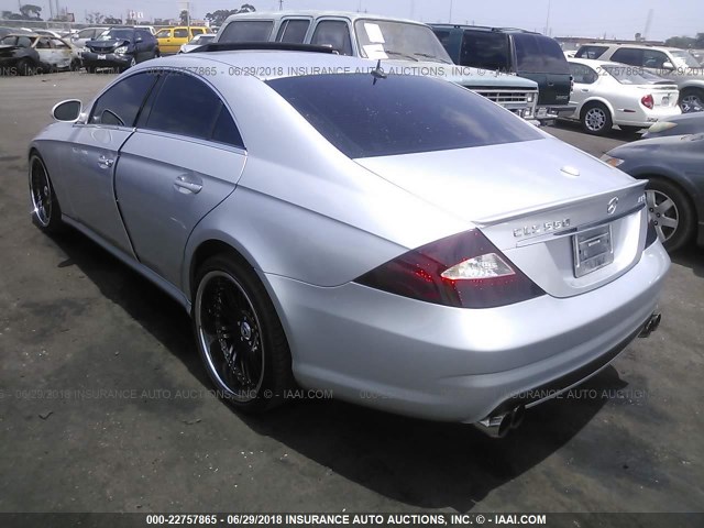 WDDDJ75X56A047952 - 2006 MERCEDES-BENZ CLS 500C SILVER photo 3