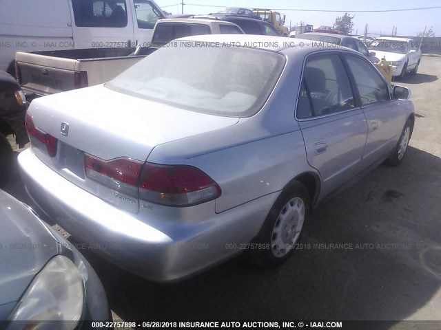 1HGCG55442A109545 - 2002 HONDA ACCORD LX SILVER photo 4