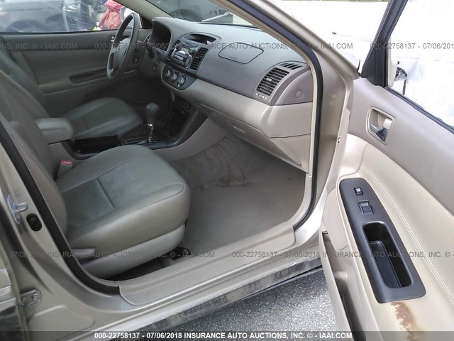 4T1BE32K65U609244 - 2005 TOYOTA CAMRY LE/XLE/SE Bej foto 5
