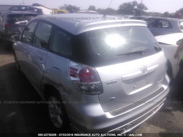 2T1KR32E35C335856 - 2005 TOYOTA COROLLA MATRIX XR SILVER photo 3