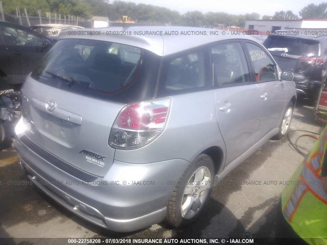 2T1KR32E35C335856 - 2005 TOYOTA COROLLA MATRIX XR SILVER photo 4