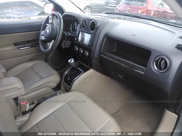 1C4NJCCB6CD613769 - 2012 JEEP COMPASS LIMITED GRAY photo 5