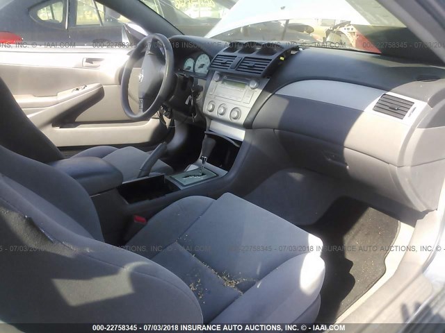 4T1CE38PX5U975537 - 2005 TOYOTA CAMRY SOLARA SE/SLE Boz foto 5