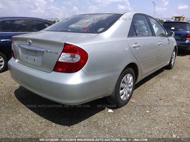 JTDBE32K540267859 - 2004 TOYOTA CAMRY LE/XLE SILVER photo 4