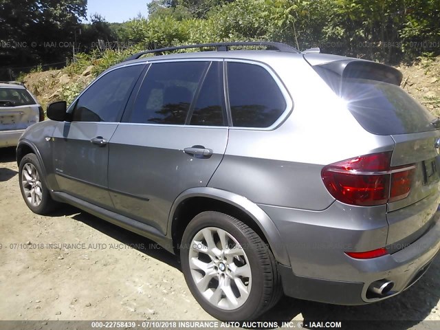 5UXZV4C51D0B20324 - 2013 BMW X5 XDRIVE35I GRAY photo 3