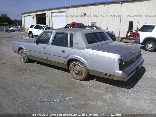 1LNBM82F2HY681798 - 1987 LINCOLN TOWN CAR SIGNATURE Light Blue photo 3