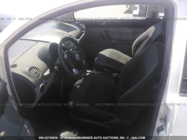 3VWBC21C3XM453764 - 1999 VOLKSWAGEN NEW BEETLE GL 白色 照片 5
