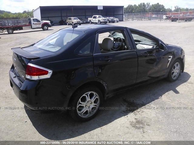 1FAHP35NX8W182258 - 2008 FORD FOCUS SE/SEL/SES BLACK photo 4