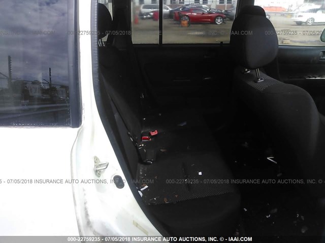 JTLKT324550173722 - 2005 TOYOTA SCION XB Weiß Foto 8