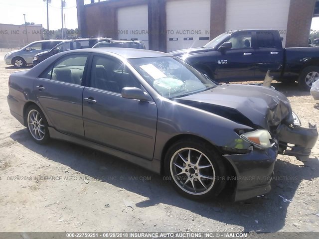 4T1BF32K13U566880 - 2003 TOYOTA CAMRY LE/XLE/SE ნაცრისფერი ფოტო 1