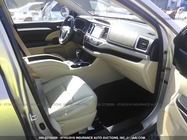5TDJKRFH2ES009738 - 2014 TOYOTA HIGHLANDER XLE ვერცხლისფერი ფოტო 5
