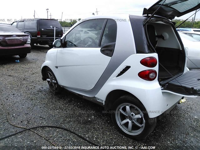 WMEEJ3BA5DK599483 - 2013 SMART FORTWO PURE/PASSION WHITE photo 3