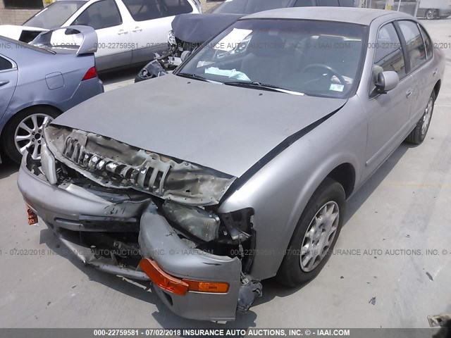 JN1CA21D4WT516847 - 1998 NISSAN MAXIMA GLE/GXE/SE SILVER photo 2