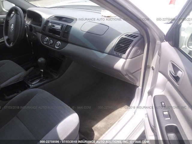 4T1BE32K26U737403 - 2006 TOYOTA CAMRY LE/XLE/SE Gümüş foto 5