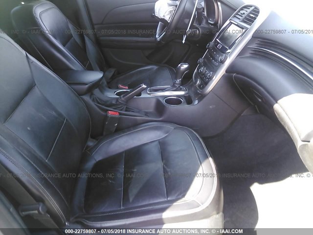 1G11H5SL4EF176208 - 2014 CHEVROLET MALIBU LTZ 银色 照片 5