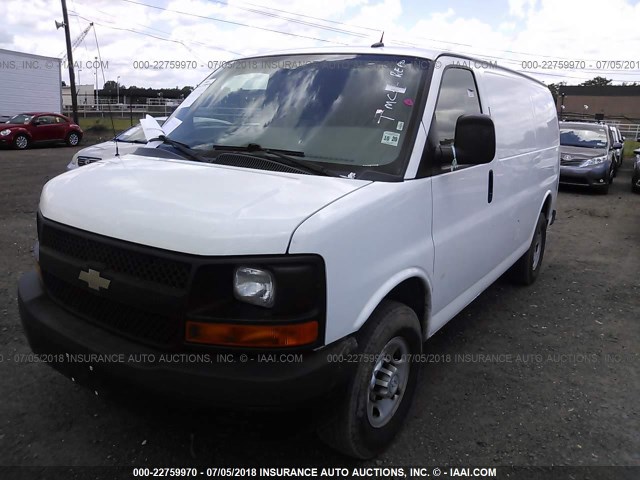 1GCWGFFF5F1108119 - 2015 CHEVROLET EXPRESS G2500  WHITE photo 2