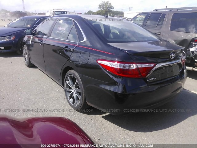 4T1BF1FK0HU310607 - 2017 TOYOTA CAMRY LE/XLE/SE/XSE BLACK photo 3
