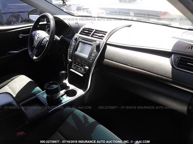 4T4BF1FK2FR481913 - 2015 TOYOTA CAMRY LE/XLE/SE/XSE BLACK photo 5