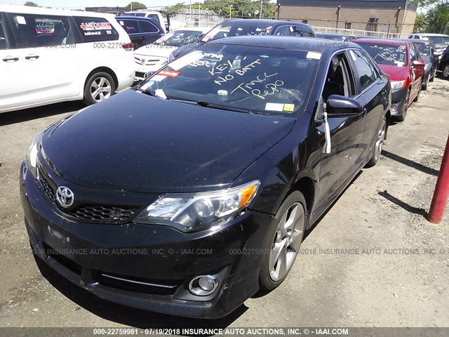 4T1BF1FK6EU843735 - 2014 TOYOTA CAMRY L/SE/LE/XLE 黑色 照片 2