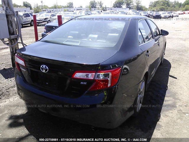 4T1BF1FK6EU843735 - 2014 TOYOTA CAMRY L/SE/LE/XLE 黑色 照片 4