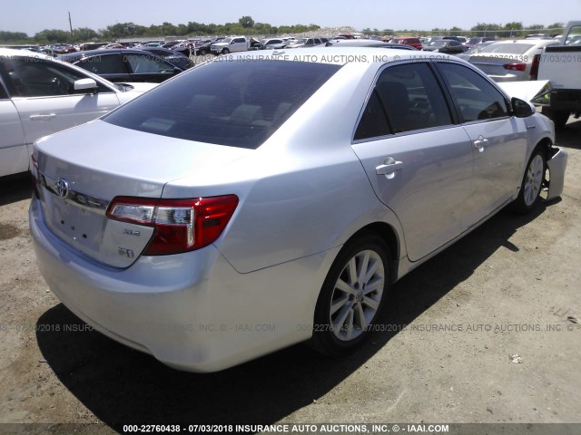 4T1BD1FK6EU100899 - 2014 TOYOTA CAMRY HYBRID/LE/XLE ვერცხლისფერი ფოტო 4