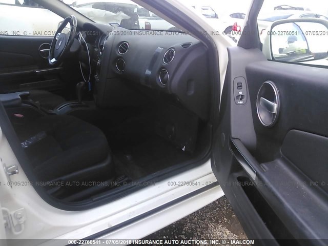 2G2WP552971208037 - 2007 PONTIAC GRAND PRIX WHITE photo 5