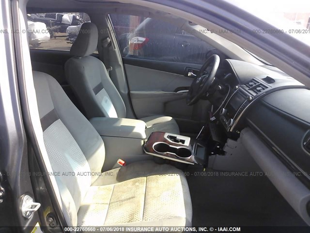 4T1BF1FK1CU083792 - 2012 TOYOTA CAMRY SE/LE/XLE GRAY photo 5