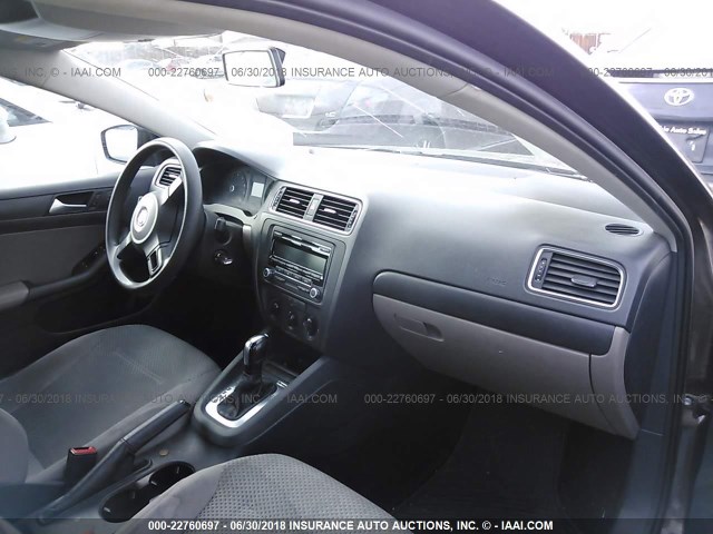 3VW2K7AJ5DM390385 - 2013 VOLKSWAGEN JETTA S 棕色 照片 5