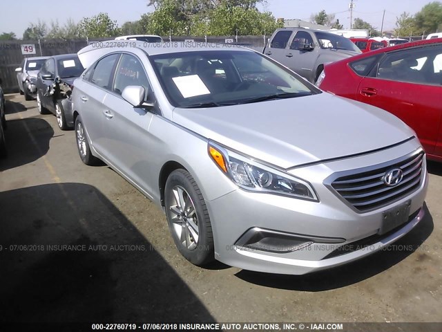 5NPE24AF7HH523671 - 2017 HYUNDAI SONATA SE 银色 照片 1