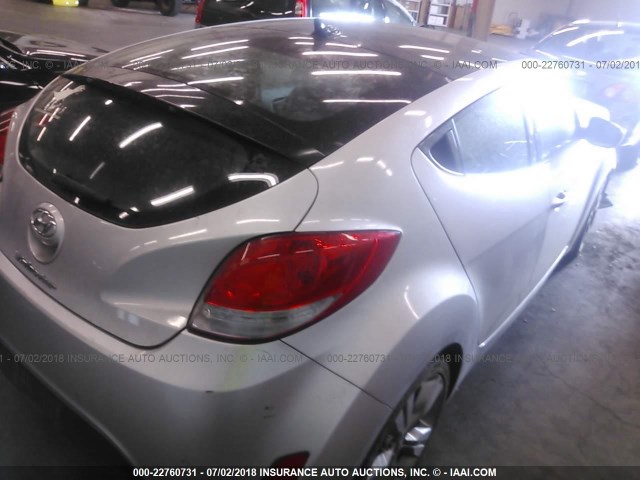 KMHTC6AD9DU095726 - 2013 HYUNDAI VELOSTER SILVER photo 4