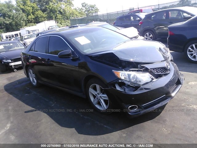 4T1BF1FK1EU810982 - 2014 TOYOTA CAMRY L/SE/LE/XLE შავი ფოტო 1