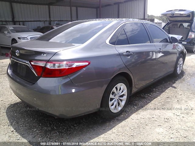 4T4BF1FKXFR461053 - 2015 TOYOTA CAMRY LE/XLE/SE/XSE GRAY photo 4