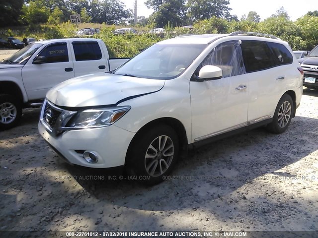 5N1AR2MM3DC608064 - 2013 NISSAN PATHFINDER S/SV/SL/PLATINUM WHITE photo 2