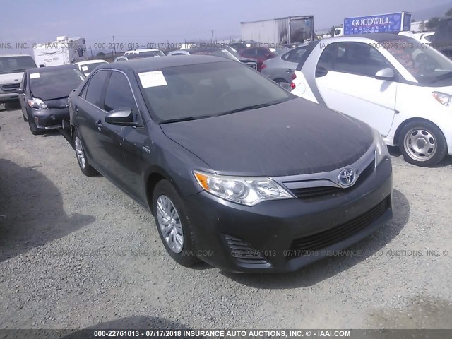 4T1BD1FK8DU063952 - 2013 TOYOTA CAMRY HYBRID/LE/XLE 灰色 照片 1