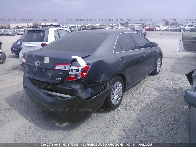 4T1BD1FK8DU063952 - 2013 TOYOTA CAMRY HYBRID/LE/XLE 灰色 照片 4
