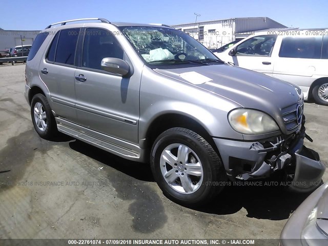 4JGAB75E85A563094 - 2005 MERCEDES-BENZ ML 500 GRAY photo 1