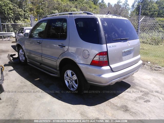 4JGAB75E85A563094 - 2005 MERCEDES-BENZ ML 500 GRAY photo 3