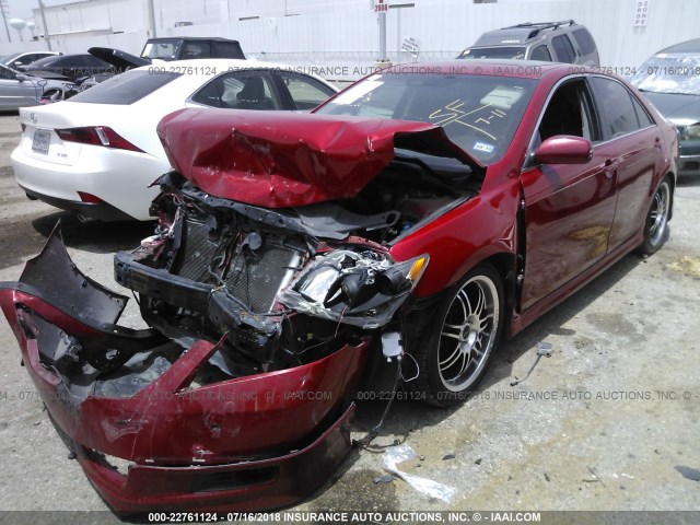 4T1BK46KX7U019642 - 2007 TOYOTA CAMRY NEW GENERAT LE/XLE/SE RED photo 2