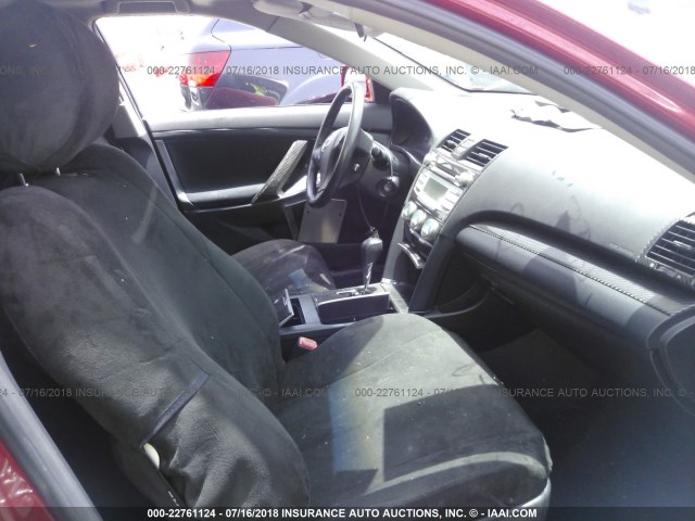 4T1BK46KX7U019642 - 2007 TOYOTA CAMRY NEW GENERAT LE/XLE/SE RED photo 5