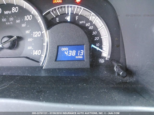 4T1BF1FK6EU324703 - 2014 TOYOTA CAMRY L/SE/LE/XLE ნაცრისფერი ფოტო 7