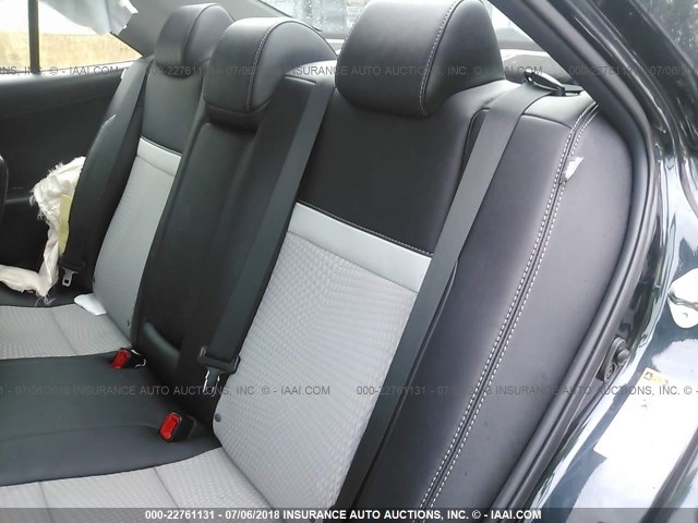 4T1BF1FK6EU324703 - 2014 TOYOTA CAMRY L/SE/LE/XLE ნაცრისფერი ფოტო 8