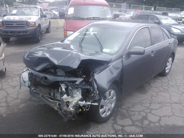 4T1BF3EK4AU526737 - 2010 TOYOTA CAMRY SE/LE/XLE GRAY photo 2